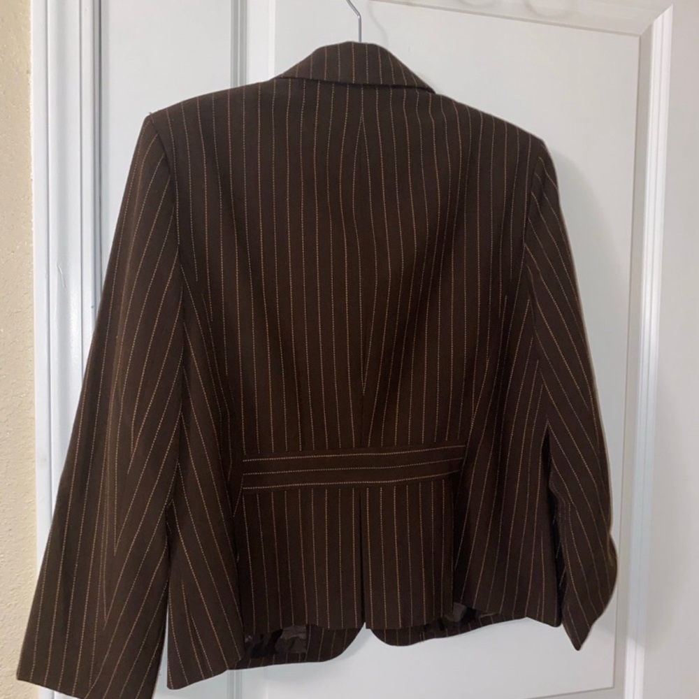 Blazer and button down pencil skirt - Picture 3 of 7